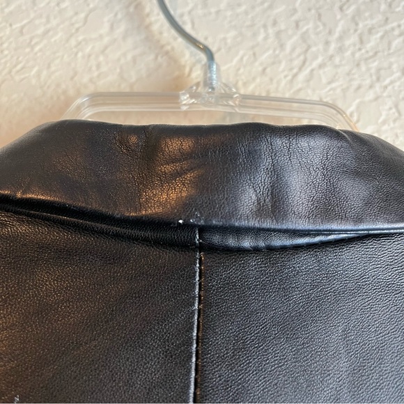 Danier Genuine Leather Jacket size 8-10 - Picture 5 of 5